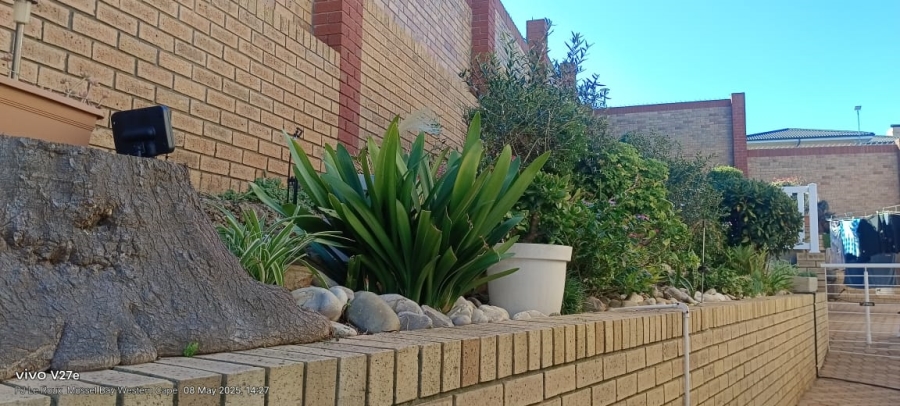 3 Bedroom Property for Sale in Menkenkop Western Cape